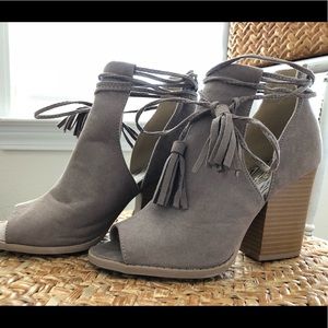 Qupid Peep Toe Warp Booties